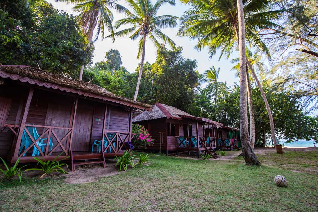 Sea Gypsy Village Sibu Island 3D2N Full Board Package(2020