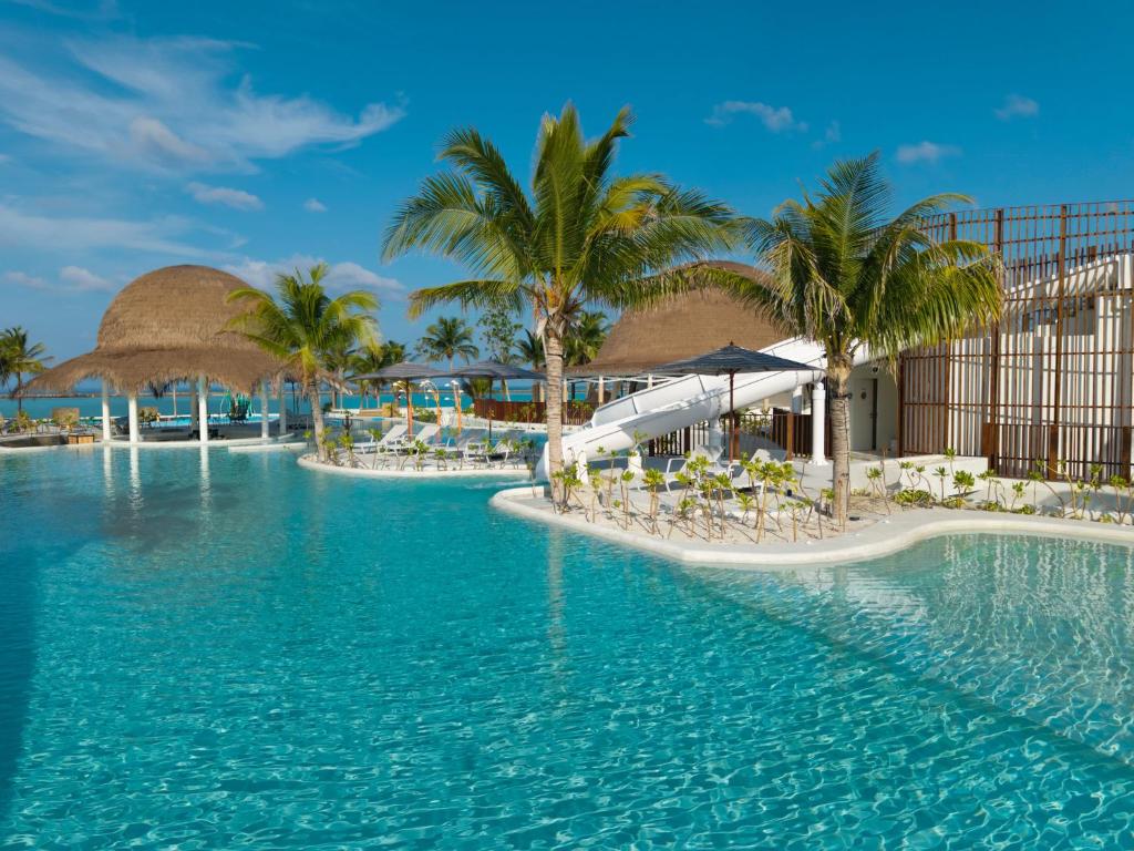 Centara Mirage Lagoon Maldives 4