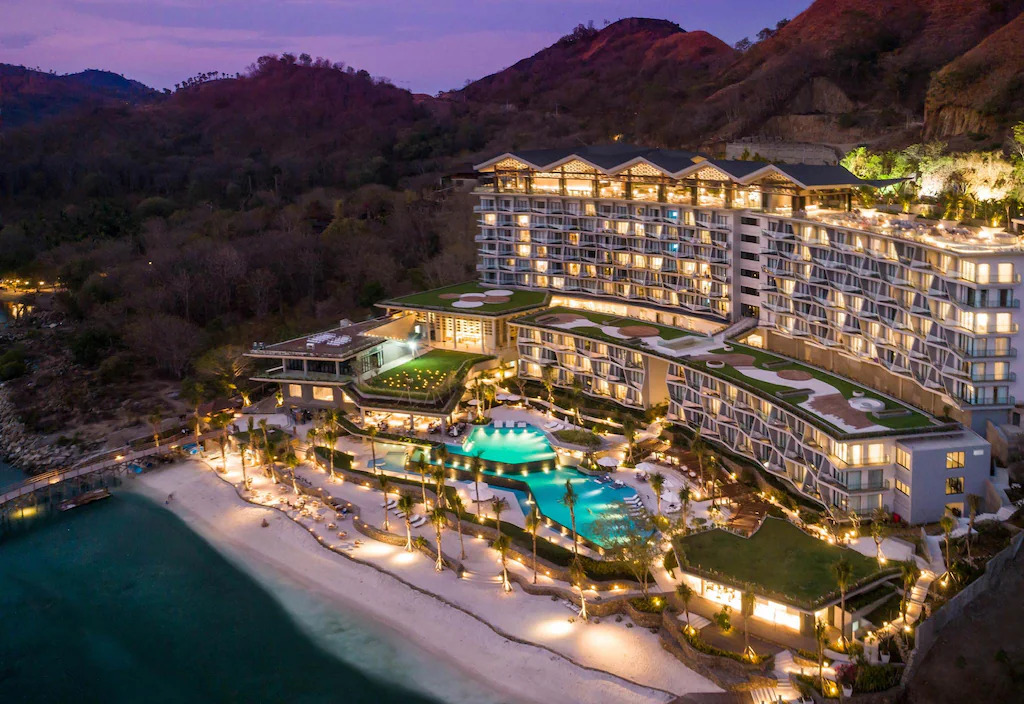 labuan bajo AYANA KOMODO WAECECI BEACH 1(1)