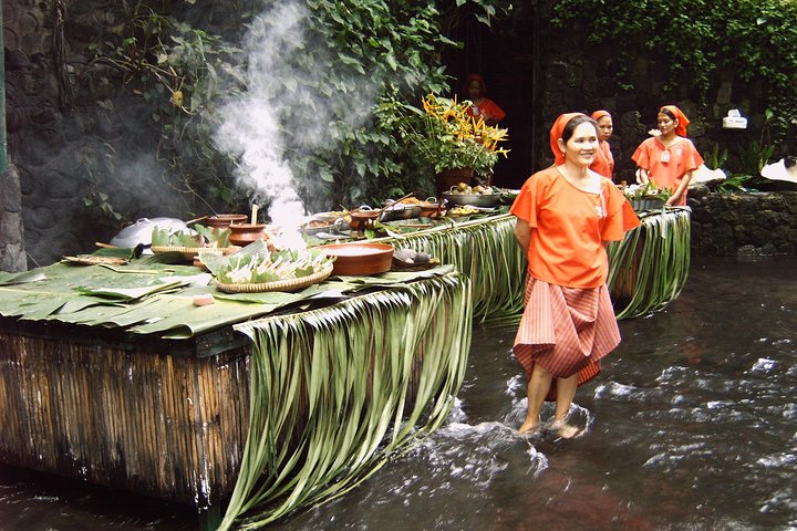manila VILLA ESCUDERO TOUR