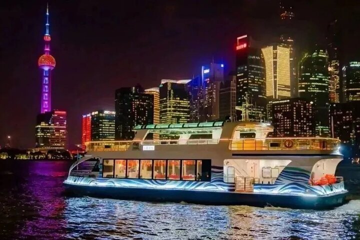 上海夜游黄浦江
