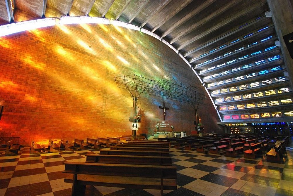 彩虹玻璃教堂（Iglesia El Rosario）