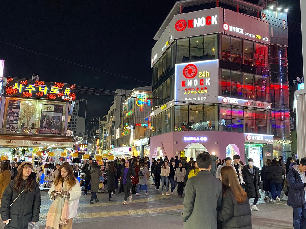 seoul hongdae shopping street
