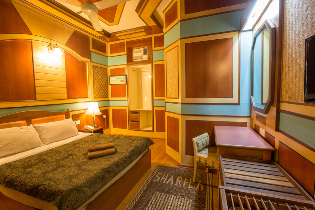 SHARI-LA ISLAND STANDARD ROOM 2