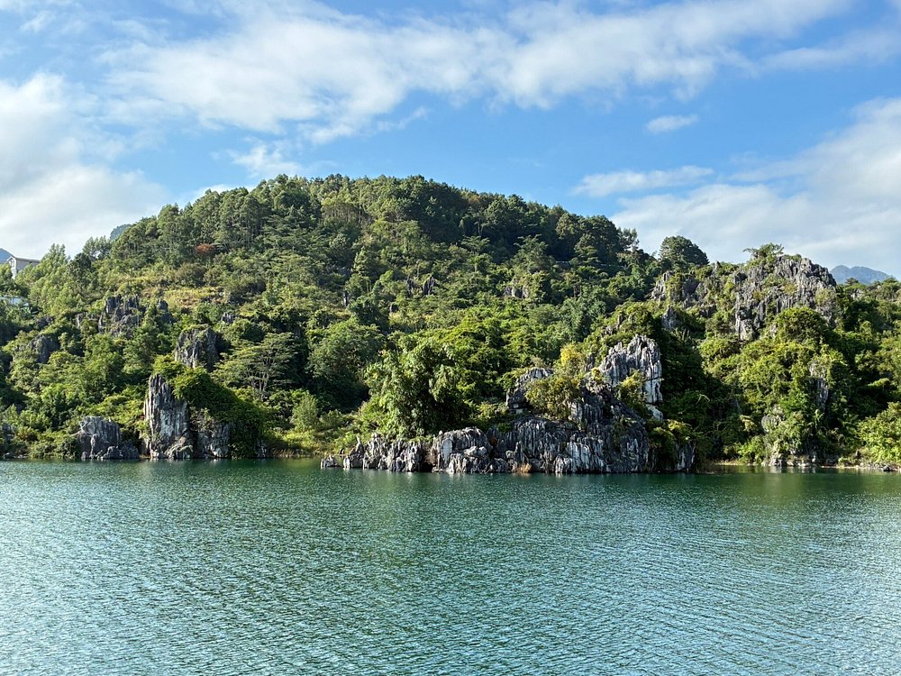 万峰湖