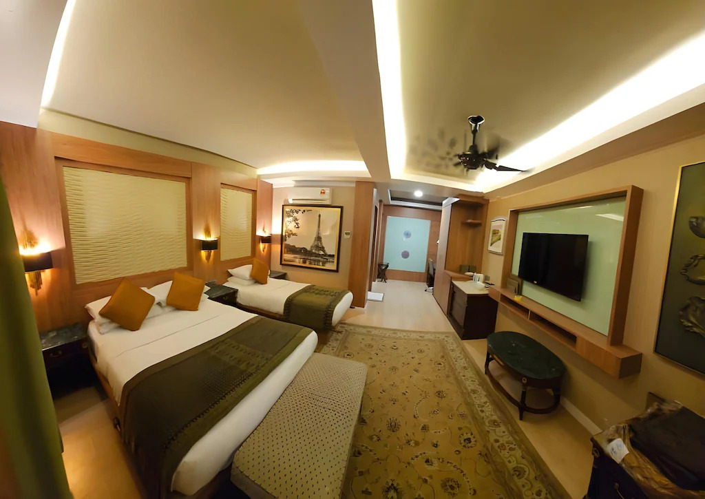 SHARI LA ISLAND RESORT PREMIUM ROOM (2)