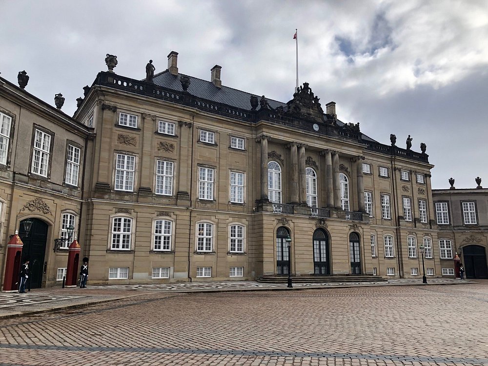 copenhagen amalienborg palace
