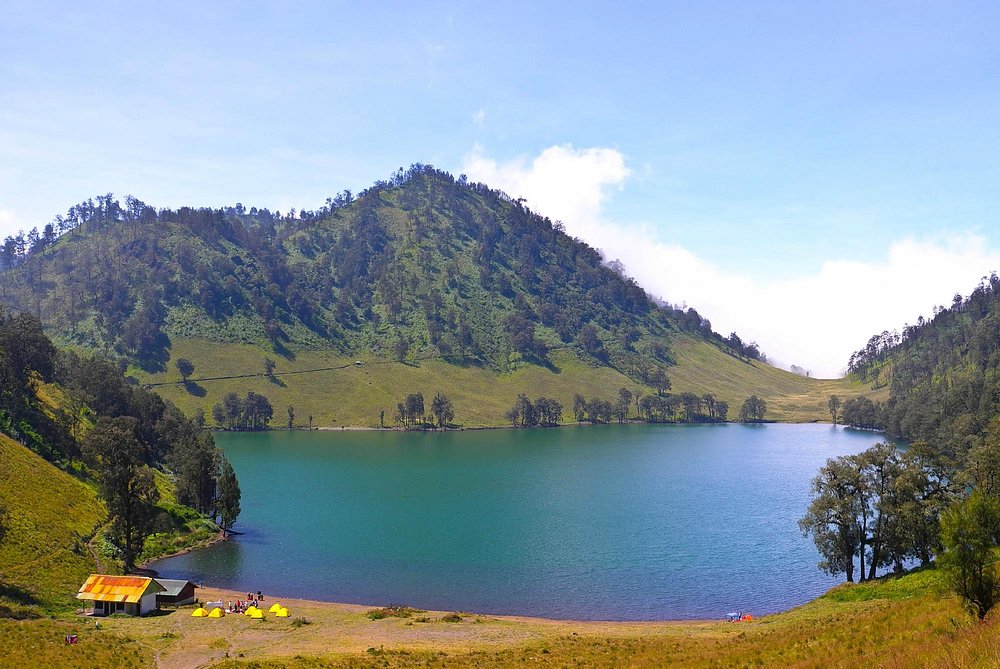 semeru volcano village